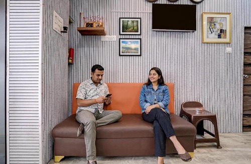 Sakinaka Hotel | FabHotel Comfort Zone