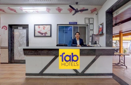 Pune Hotel | FabHotel Raj