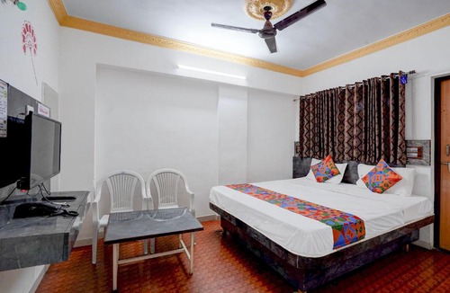 Pune Hotel | FabHotel Raj