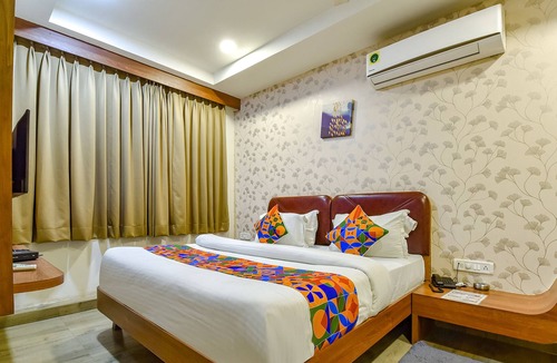 Vadodara Hotel | Fabhotel Royal Wings