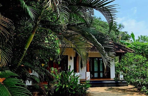 Mararikulam Cottage | Fabulous 2 Bedroom Hall cottage on Marari Beach!