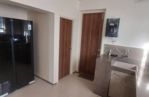 Dumas House | Family home near Airport & convention center, withFree Wi-Fi & aminities.