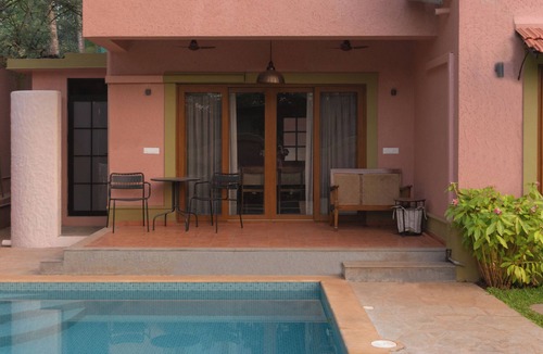 Vagator Villa | Flor De Lis - 4 BHK Villa w/Pool, wifi & parking behind Sakana in Anjuna