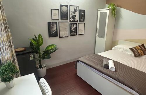 Koregaon Park Apartment | Flow: Private Studio in Koregaon Park. WiFi AC SmartTv