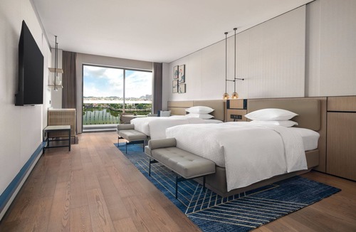 Yangdong District Hotel | Four Points by Sheraton Yangjiang City Center