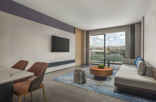 Yangdong District Hotel | Four Points by Sheraton Yangjiang City Center