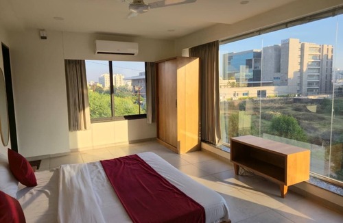 Vadodara Hotel | GAJRAJ HOTEL