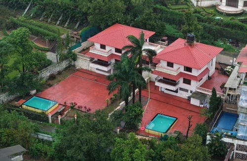 Arsiwalla Villa Villa | Gen-Z Villa with Hill View from Balcony & Spacious Pool Area & AC