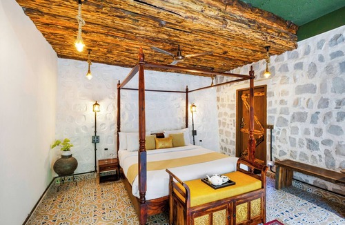 Bullawala Hotel | Granny's Den BY ELIVAAS