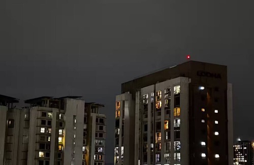 Thane West Apartment | Greyflix Heaven°23/10 mins drive - Viviana, Korum