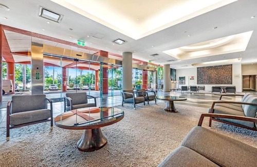 Darwin City Centre Apartment | Harbourfront Darwin Escape with Sea Views and Pool