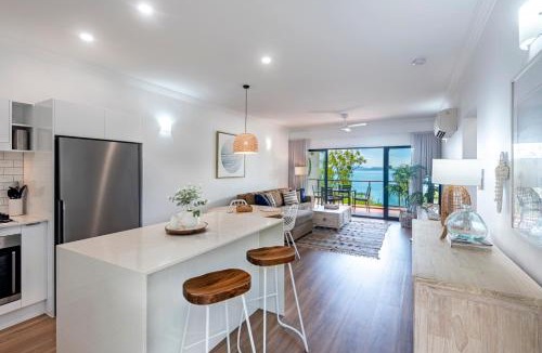 Hamilton Island Apartment | Haven on Hamilton Island -private apartment with views & buggy- Recently Renovated