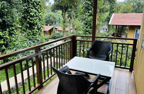 Yercaud Hotel | Heaven's Ledge