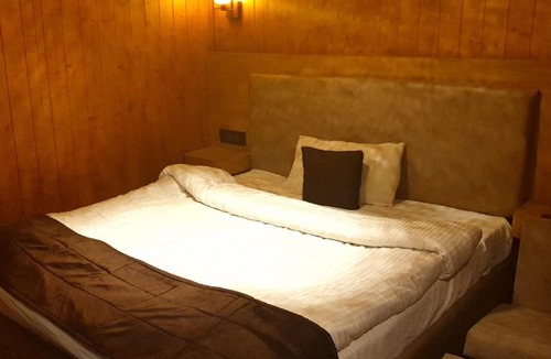 Lansdowne House | Highlander Cottage for rent