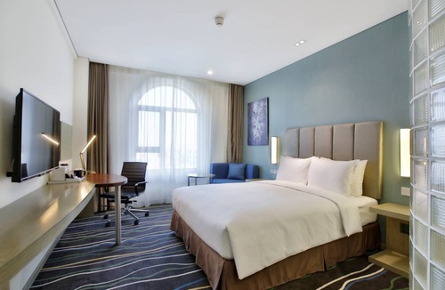Langfang Hotel | Holiday Inn Express Langfang Park View by IHG