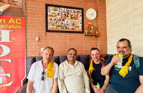 Agra Hotel | Hotel Agarwal Palace & Restaurant Walkable Distance From Agra Cantt Railway Station 150 meters