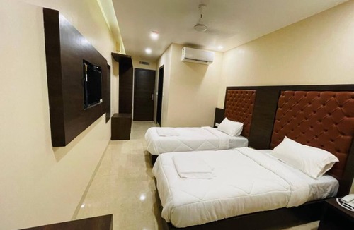 Kurla West Hotel | Hotel BKC Suite