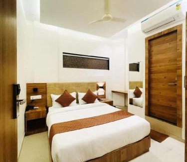 Andheri Hotel | HOTEL BLACK BURN