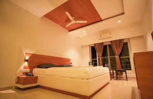 Wai Hotel | Hotel Blue Lotus Residences