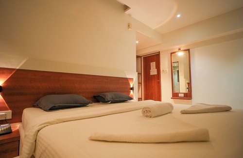 Wai Hotel | Hotel Blue Lotus Residences