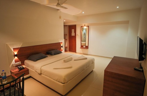 Wai Hotel | Hotel Blue Lotus Residences