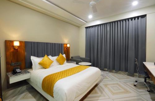 Kalina Hotel | HOTEL BREEZE BAY EX - NEAR US Consulate, BKC