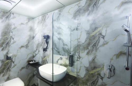 Kalina Hotel | HOTEL BREEZE BAY EX - NEAR US Consulate, BKC