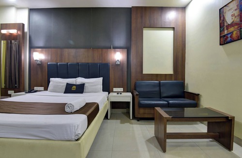 Panvel Cabin | Hotel Devanshi & Banquets by Classy Stay