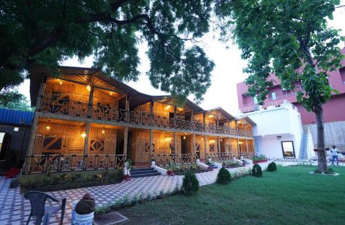 Chandauli House | Hotel First Impression