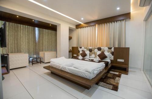 Navsari Hotel | Hotel Fun City