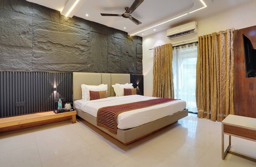 Mahabaleshwar Hotel | Hotel Iceberg Mahabaleshwar Venna Lake