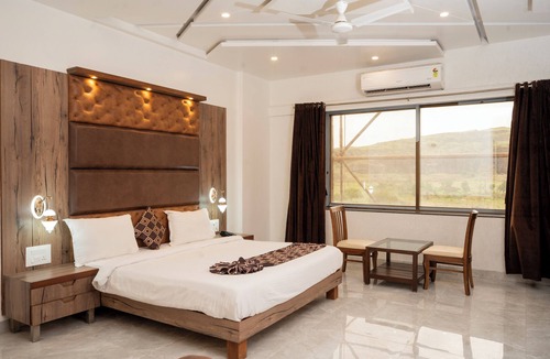 Maliwada Hotel | Hotel Grand Sarowar