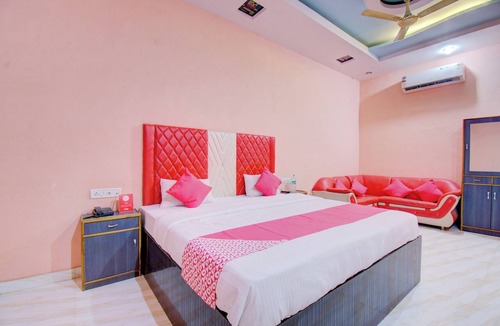 Daulatabad Hotel | Hotel Lucky Star CENTRAL BUS STOP
