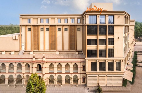 Sayajiganj House | Hotel in Vadodara near Railway Station