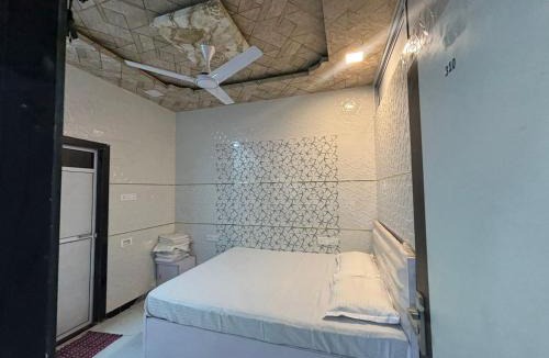 Vapi Hotel | Hotel kingspalace and Dormitory