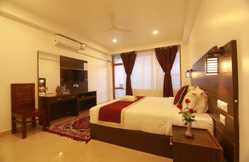 Anakkara Hotel | Hotel Mountain Hues Thekkady