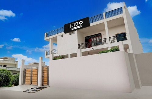 Faridabad House | Hotel O Eden Garden Faridabad Ziva