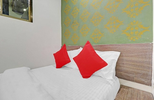 Kurla West House | Hotel O Mumbai Residency