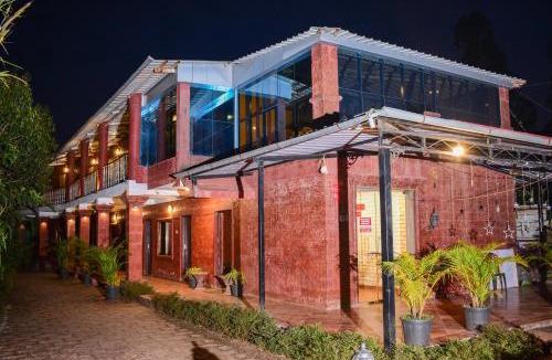 Gureghar Hotel | Hotel On The Rocks to Hotel On The Rocks With Swimming
