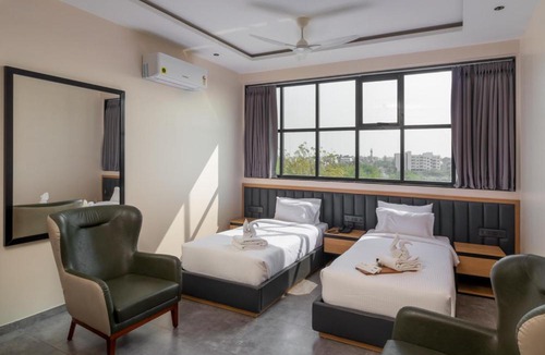 Nanded Hotel | Hotel Padmawati Grand