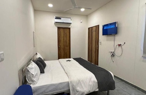 Dwarka Hotel | Hotel Rainbow Dwarka