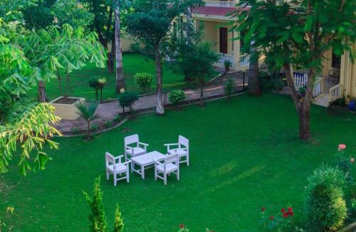 Sauraha Resort | Hotel Rainforest