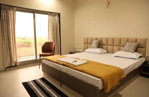 Khubi Hotel | Hotel Rajadhiraj