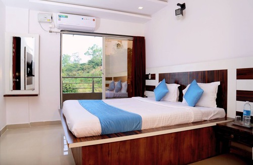 Wai Hotel | Hotel Royal Hills