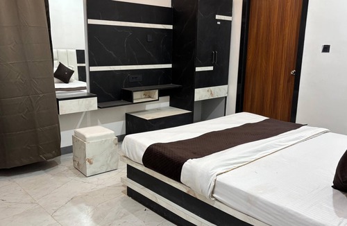 Mandla Hotel | HOTEL SHREE ASHTAVINAYAK GRAND
