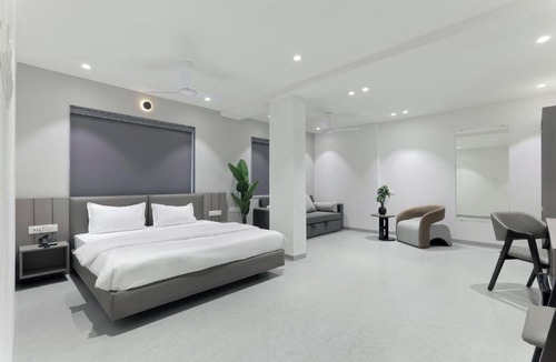 Surat Hotel | Hotel Shreedarshan