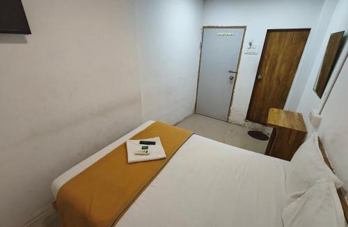 Amarnath Cabin | Hotel Sri Lodge Kalyan - Couple Friendly Hotel