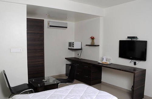 Hadapsar Hotel | Hotel Suresh Inn