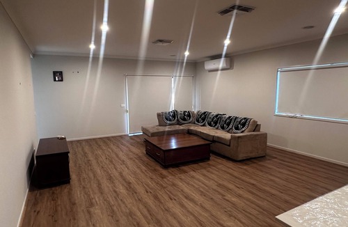 Rockbank House | https:/www.facebook.com/share/1DDaoeXKr5/?mibextid=wwXIfr