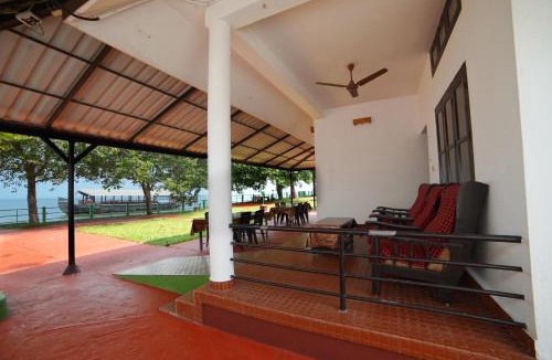 Kumarakom Hotel | ILLIKKALAM Lakeside Cottages Kumarakom Kerala